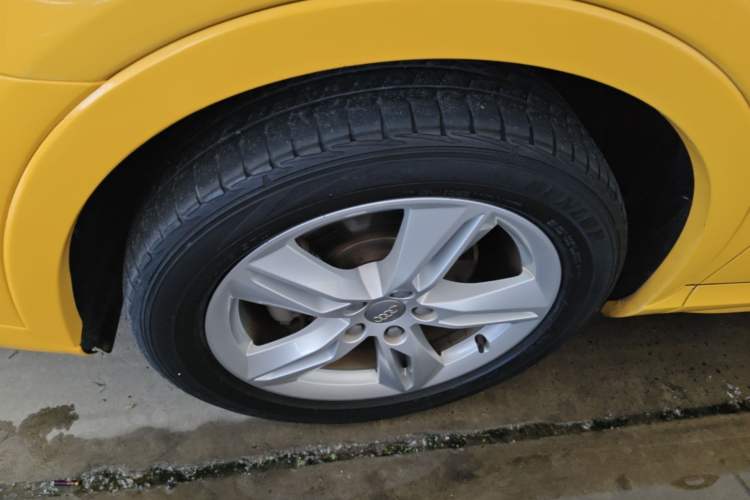 Used Audi Q3 2016 30 TFSI Fashion Model Left Front Wheel Hub