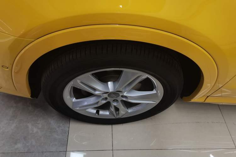Used Audi Q3 2016 30 TFSI Fashion Model Left Front Wheel Hub