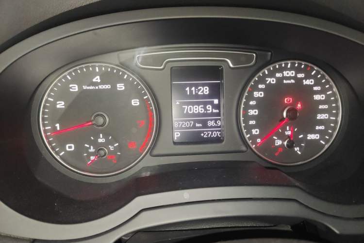 Used Audi Q3 2016 30 TFSI Collector's Edition Comfort Model Odometer Close Up