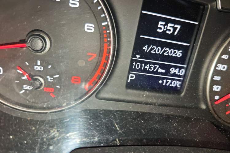 Used Audi Q3 2016 30 TFSI Fashion Model Odometer Close Up