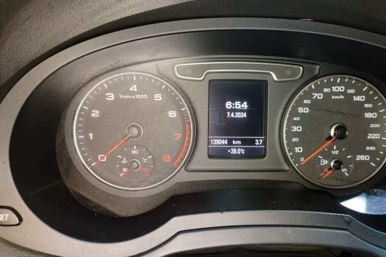 Used Audi Q3 2016 35 TFSI Collection Edition quattro Enjoyment Model Odometer Close Up