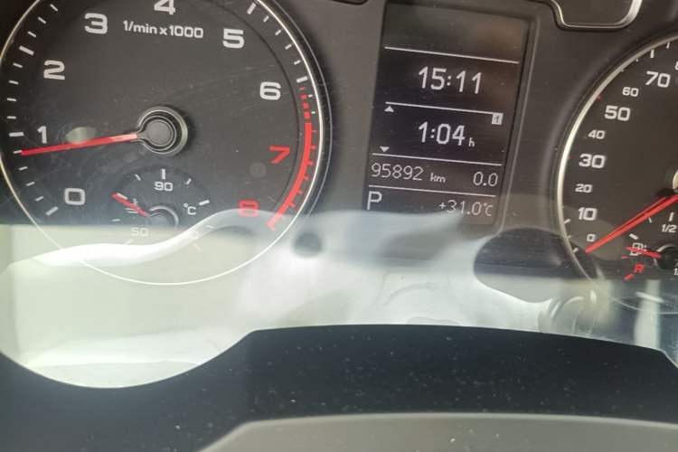 Used Audi Q3 2016 35 TFSI Fashion Model Odometer Close Up