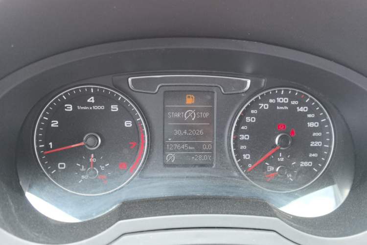 Used Audi Q3 2016 30 TFSI Fashion Model Odometer Close Up