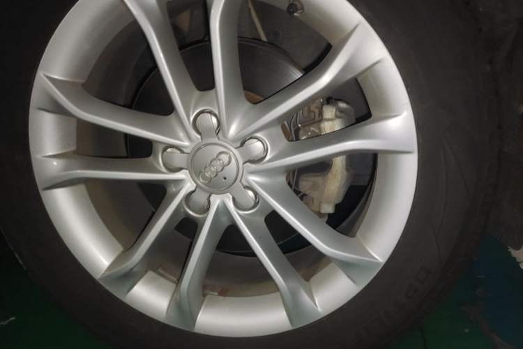 Used Audi Q3 2016 30 TFSI Collector's Edition Comfort Model Right Front Wheel Hub