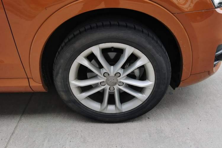 Used Audi Q3 2016 30 TFSI Collector's Edition Comfort Model Right Front Wheel Hub