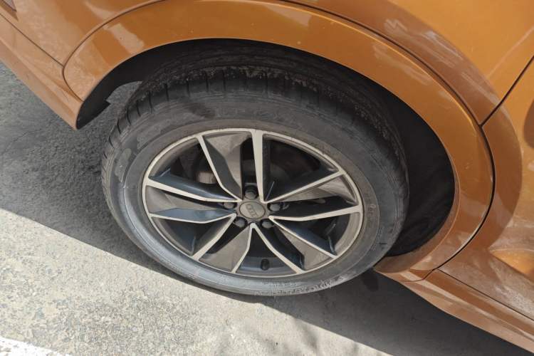 Used Audi Q3 2016 40 TFSI quattro all-wheel-drive sport model Right Front Wheel Hub