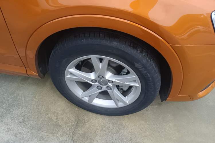 Used Audi Q3 2016 35 TFSI Fashion Model Right Front Wheel Hub