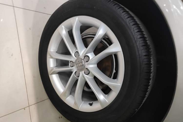 Used Audi Q3 2016 30 TFSI Collector's Edition Intelligent Model Right Rear Wheel Hub