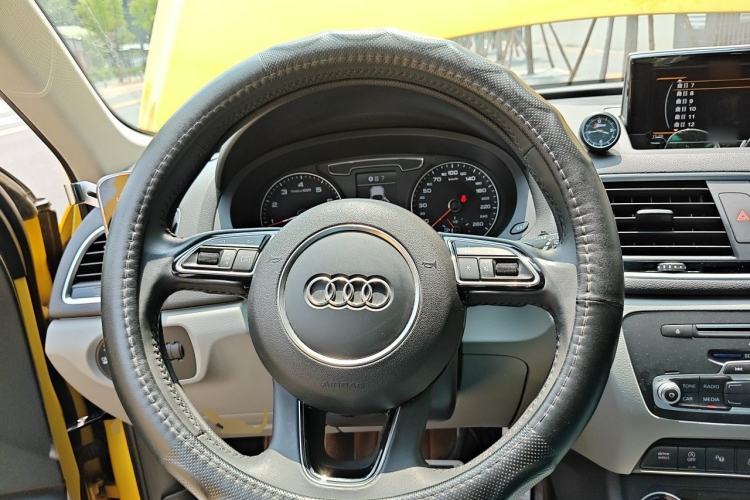 Used Audi Q3 2016 35 TFSI quattro all-wheel drive special edition Steering Wheel