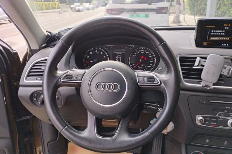 Used Audi Q3 2016 30 TFSI Fashion Model Steering Wheel