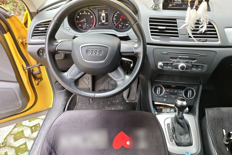 Used Audi Q3 2016 30 TFSI Standard Model Steering Wheel