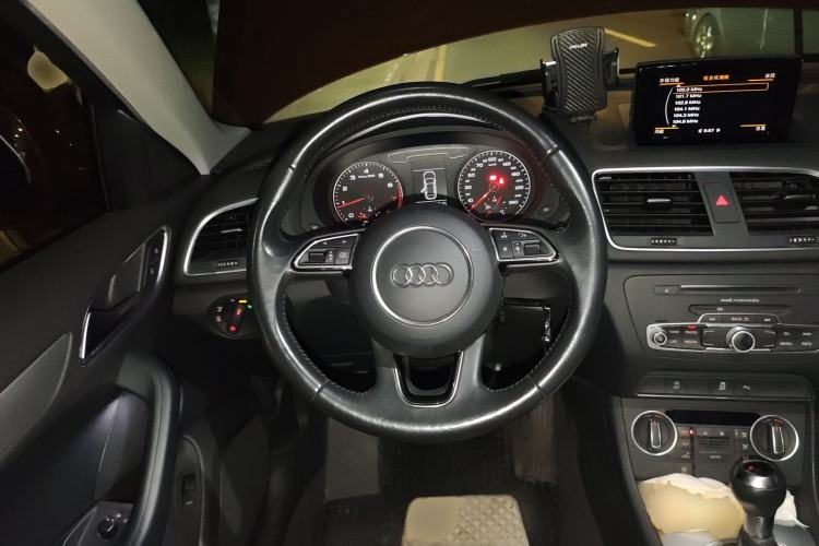 Used Audi Q3 2016 30 TFSI Fashion Model Steering Wheel