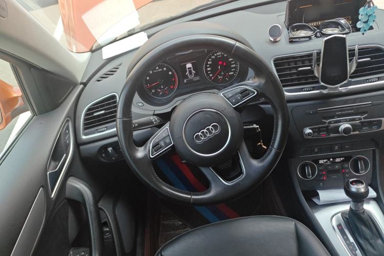 Used Audi Q3 2016 30 TFSI Fashion Model Steering Wheel
