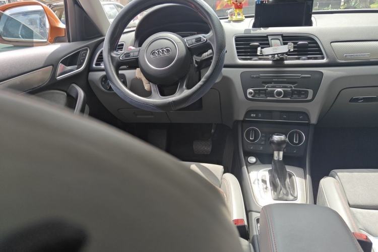 Used Audi Q3 2016 40 TFSI quattro all-wheel-drive sport model Steering Wheel