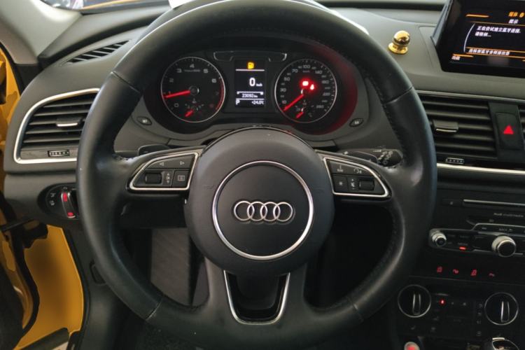 Used Audi Q3 2016 30 TFSI Fashion Model Steering Wheel