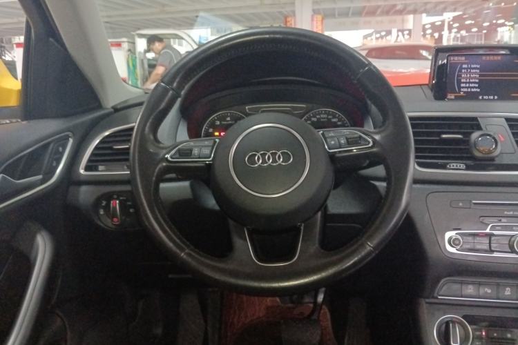 Used Audi Q3 2016 30 TFSI Fashion Model Steering Wheel