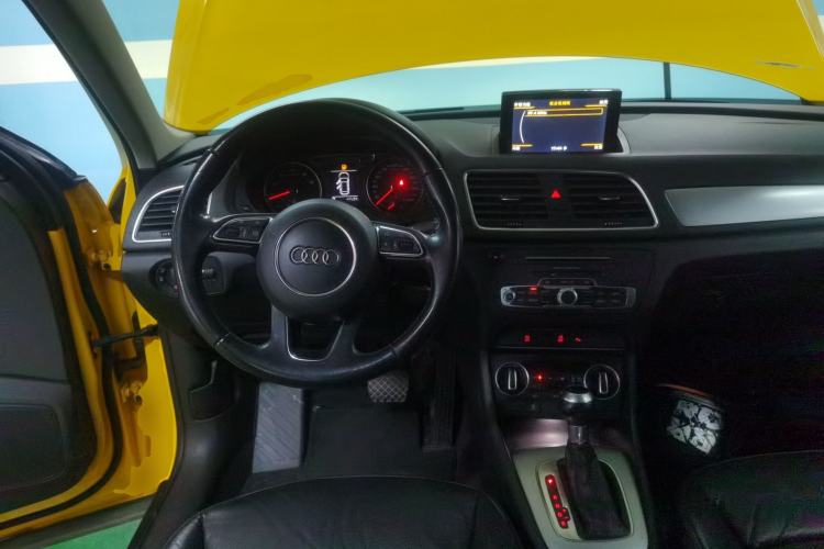Used Audi Q3 2016 35 TFSI Fashion Model Steering Wheel