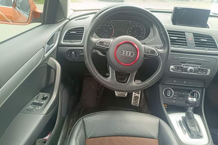 Used Audi Q3 2016 35 TFSI Fashion Model Steering Wheel