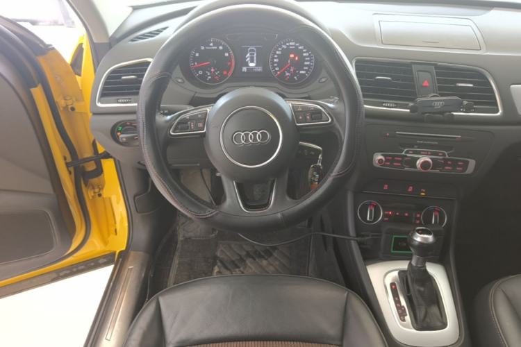 Used Audi Q3 2016 30 TFSI Fashion Model Steering Wheel
