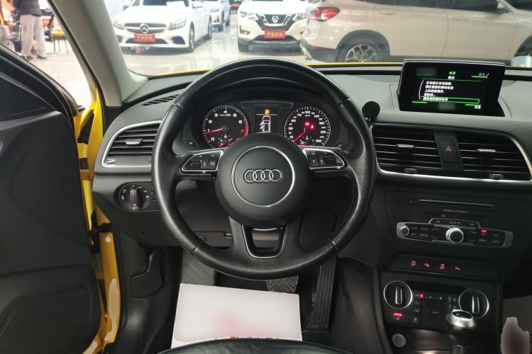 Used Audi Q3 2016 30 TFSI Fashion Model Steering Wheel