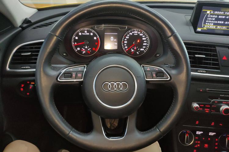 Used Audi Q3 2016 35 TFSI Fashion Model Steering Wheel