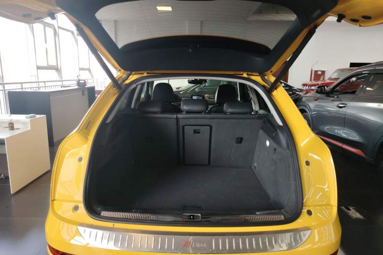 Used Audi Q3 2016 35 TFSI Style Edition Trunk