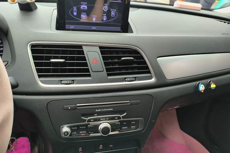 Used Audi Q3 2017 30 TFSI Fashion Model Audio And AC Panel