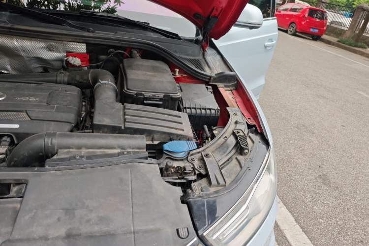 Used Audi Q3 2017 35 TFSI Fashion Model Engine Bay Left