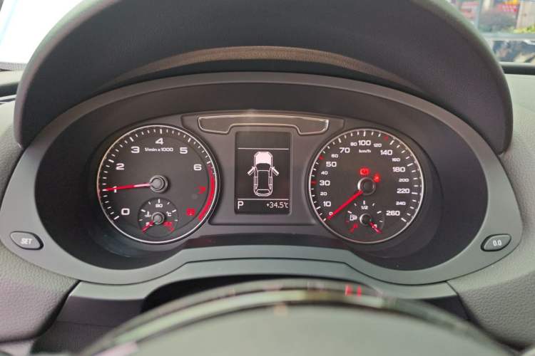 Used Audi Q3 2017 35 TFSI Fashion Model Instrument Cluster