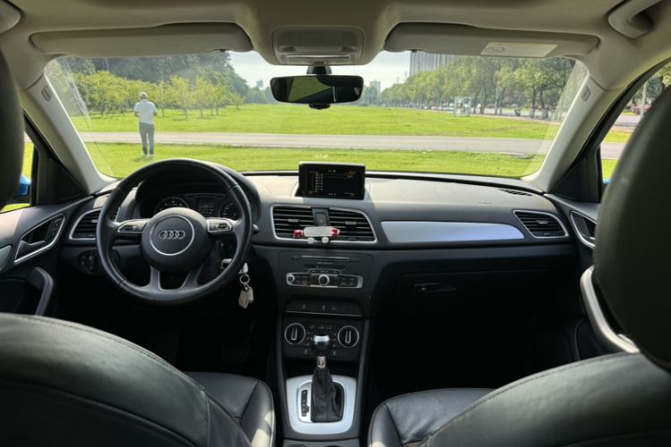 Used Audi Q3 2017 30 TFSI Fashion Model Interior 2