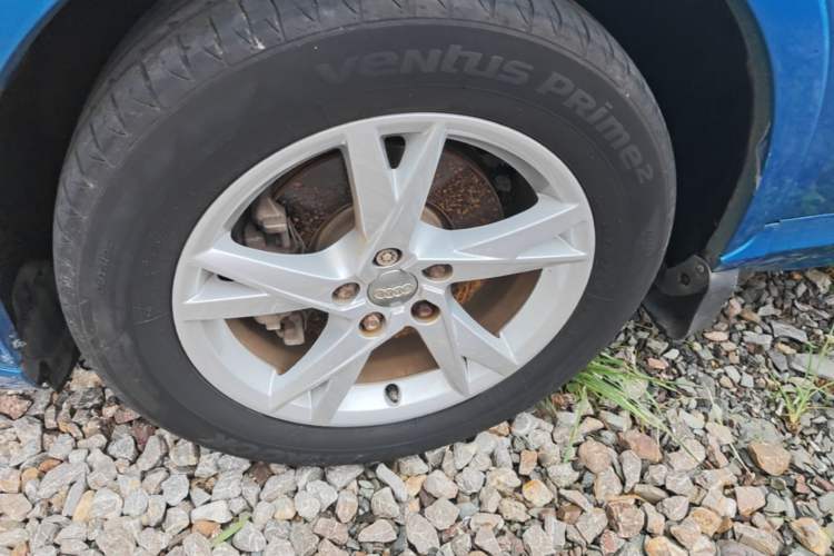 Used Audi Q3 2017 30 TFSI Fashion Model Left Front Wheel Hub