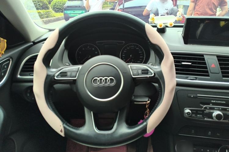 Used Audi Q3 2017 30 TFSI Fashion Model Steering Wheel