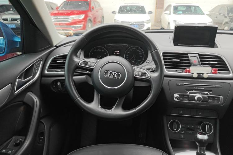Used Audi Q3 2017 30 TFSI Fashion Model Steering Wheel