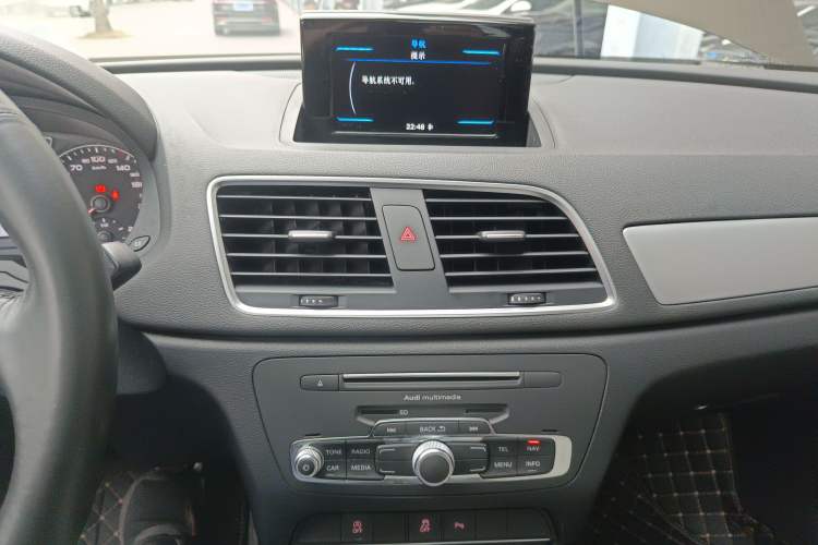 Used Audi Q3 2017 35 TFSI Fashion Model Audio And AC Panel