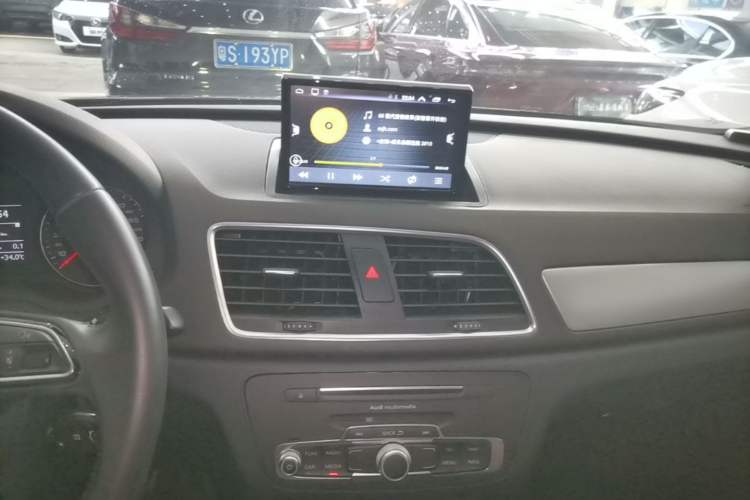 Used Audi Q3 2017 35 TFSI Fashion Model Audio And AC Panel