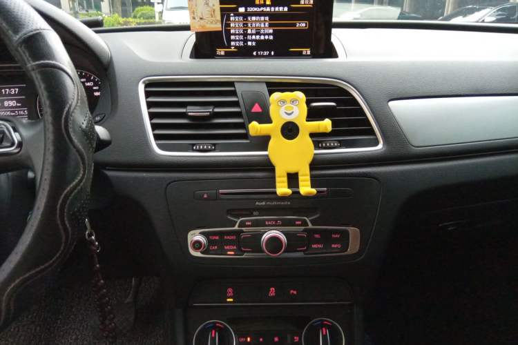 Used Audi Q3 2017 35 TFSI Fashion Model Audio And AC Panel