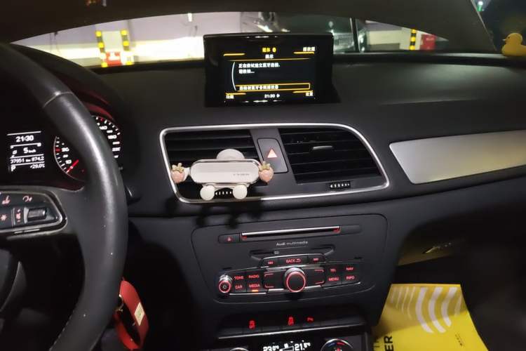 Used Audi Q3 2017 35 TFSI Fashion Model Audio And AC Panel