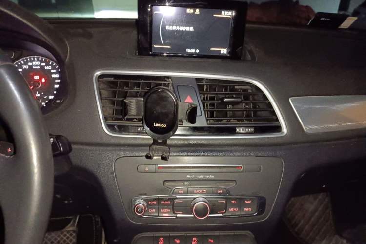 Used Audi Q3 2017 30 TFSI Fashion Model Audio And AC Panel