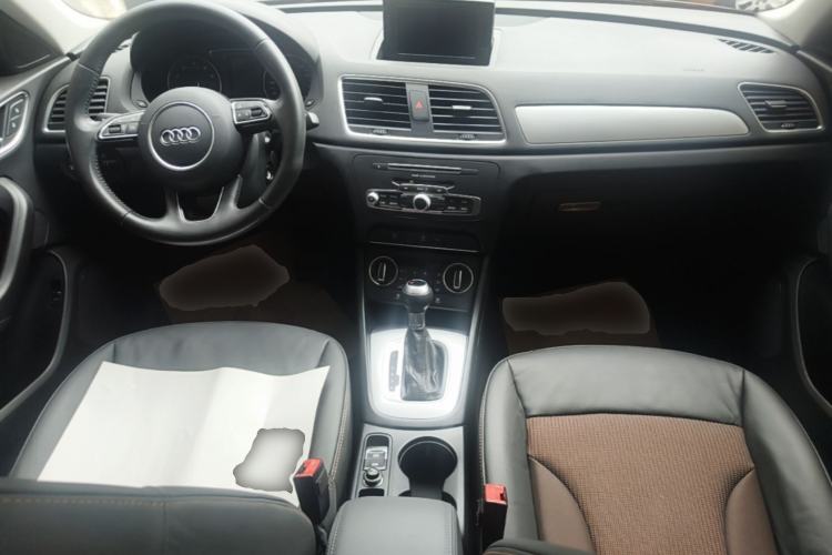 Used Audi Q3 2017 30 TFSI Fashion Model Center Console