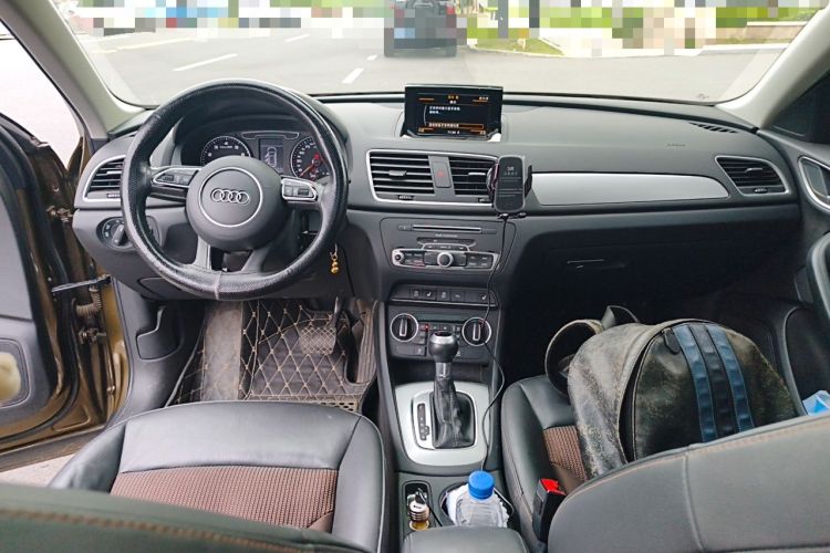 Used Audi Q3 2017 30 TFSI Fashion Model Center Console