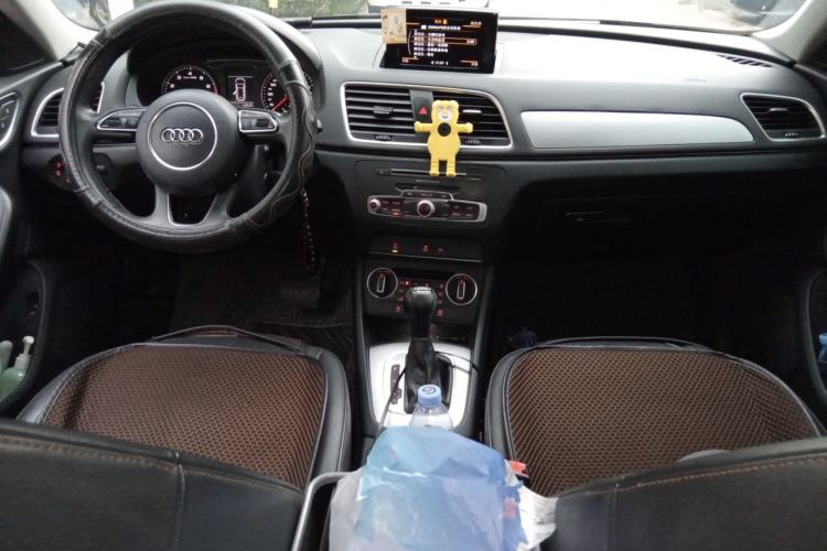 Used Audi Q3 2017 35 TFSI Fashion Model Center Console