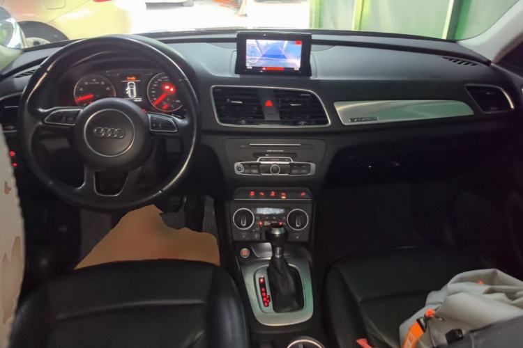 Used Audi Q3 2017 35 TFSI quattro all-wheel drive fashion model Center Console