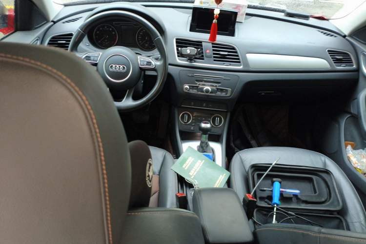 Used Audi Q3 2017 35 TFSI Fashion Model Center Console