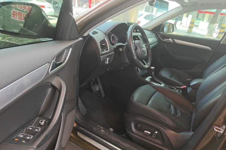Used Audi Q3 2017 30 TFSI Fashion Model Driver Seat