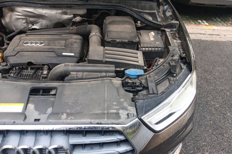 Used Audi Q3 2017 35 TFSI Fashion Model Engine Bay Left