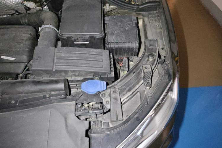 Used Audi Q3 2017 35 TFSI Fashion Model Engine Bay Left