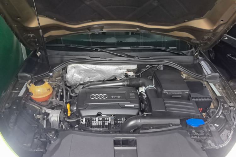 Used Audi Q3 2017 35 TFSI quattro all-wheel drive fashion model Engine Bay