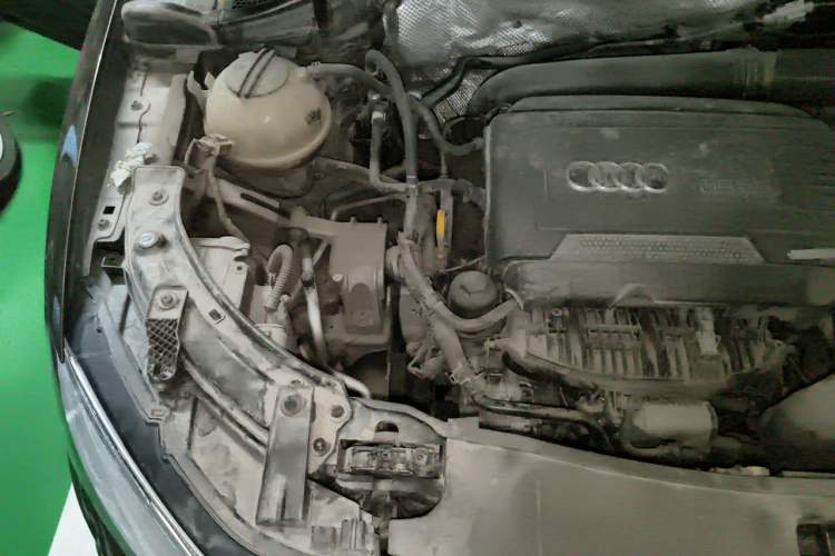 Used Audi Q3 2017 35 TFSI Fashion Model Engine Bay Right