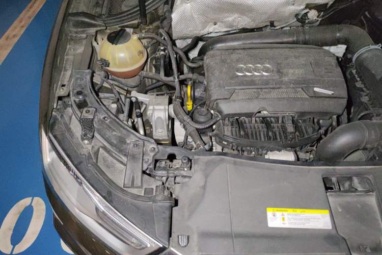 Used Audi Q3 2017 35 TFSI Fashion Model Engine Bay Right