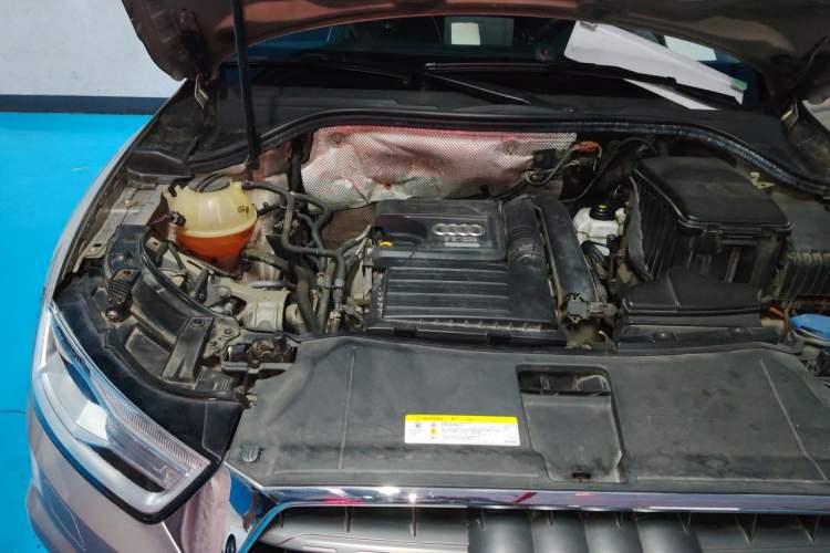 Used Audi Q3 2017 30 TFSI Fashion Model Engine Bay Right